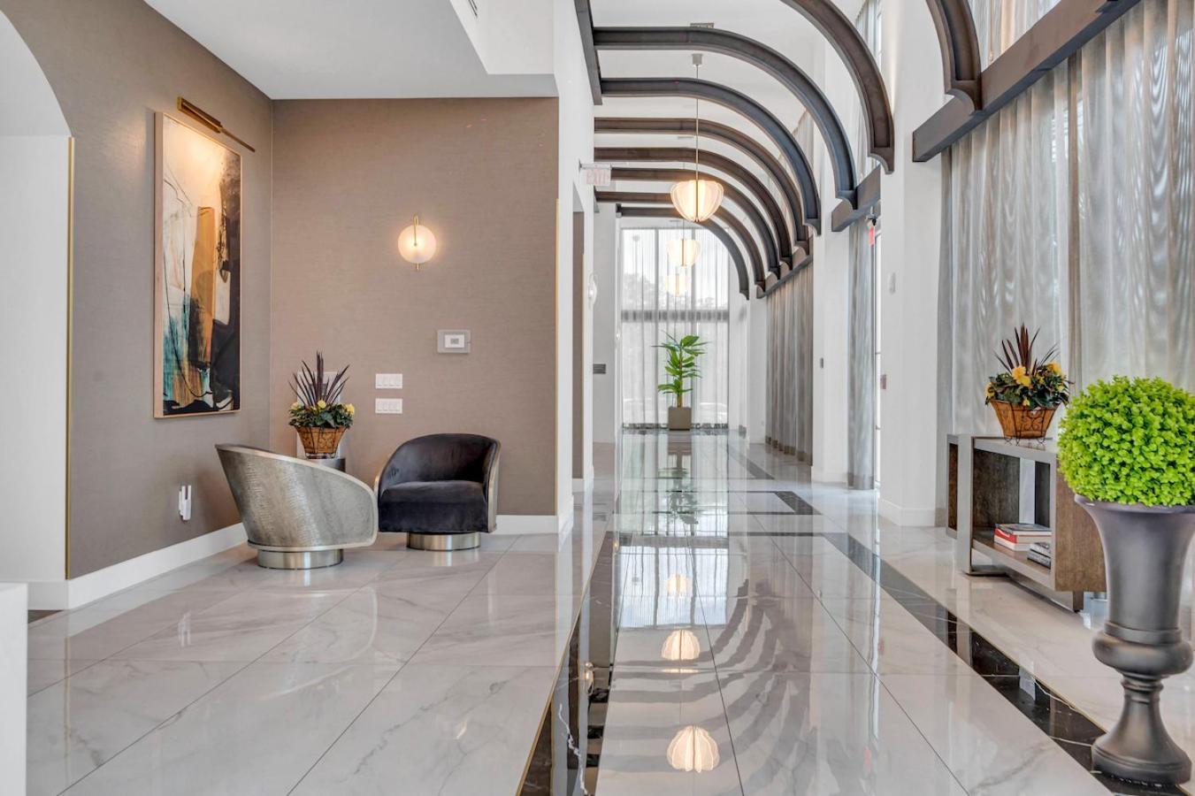 Modern Unit Mins From Brickell With Free Parking Apartment *